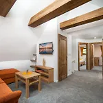 公寓式酒店 Pri Jazere Podbanske