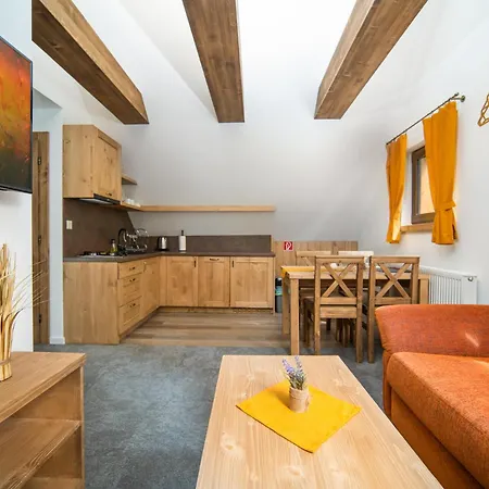 Pri Jazere Podbanske *